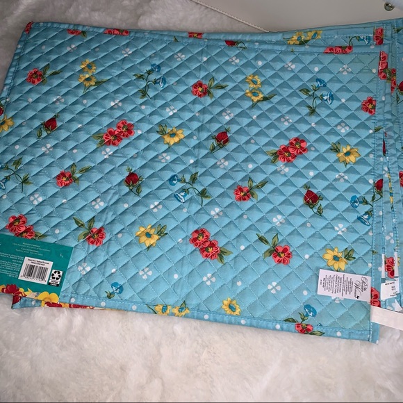 The Pioneer Woman Dining Nwt The Pioneer Woman Sweet Rose Quilted